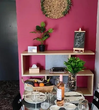 Marietta's Place: Cozy In Koum Kapi *